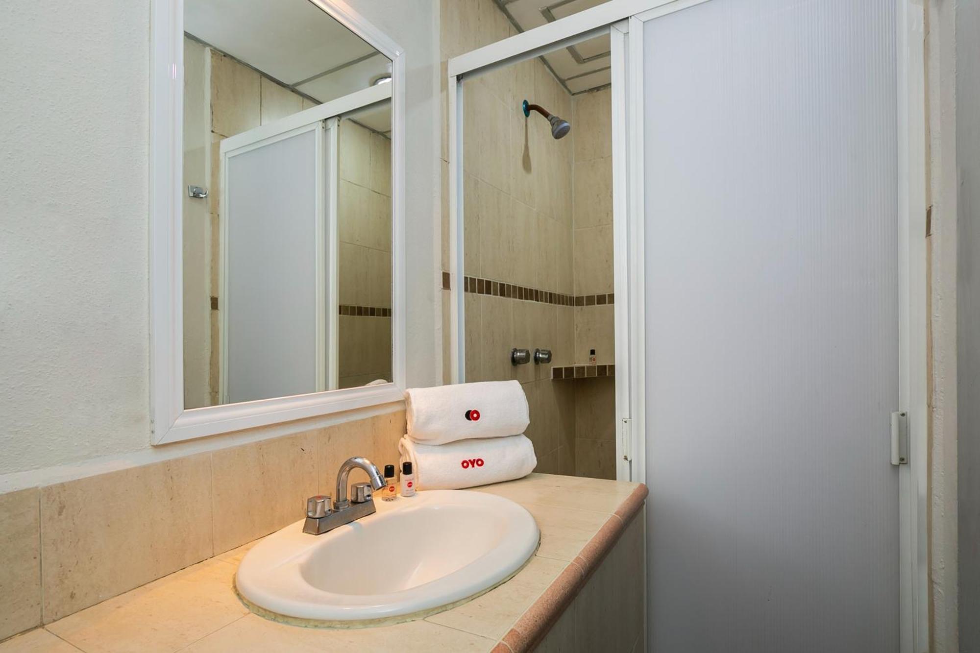 Capital O Hotel Victoria Morelia Luaran gambar